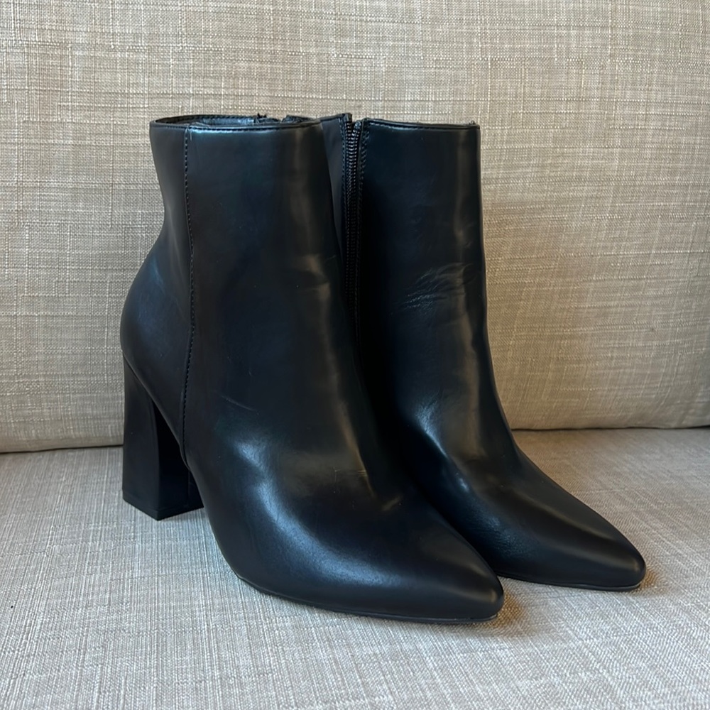 Madden Girl Size 6.5 Black Leather Boots